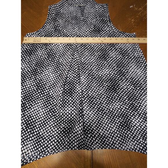 Grey & Gray Women's Medium Sleeveless Blouse Black White Patterned Asymmetrical - Picture 9 of 10
